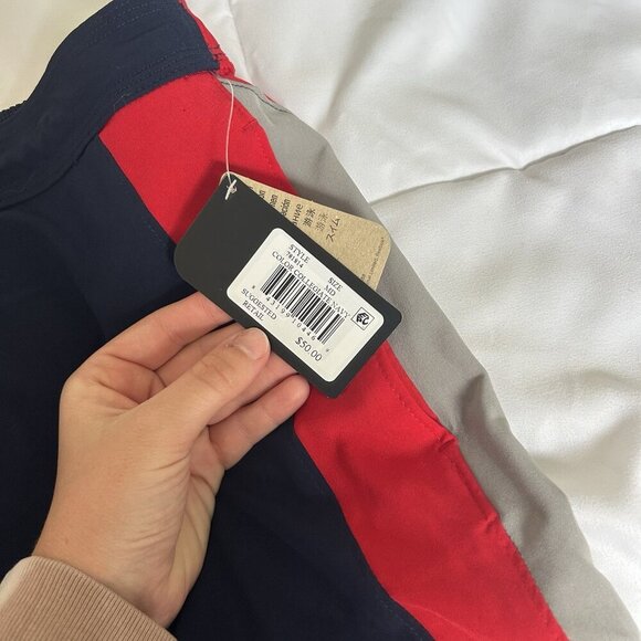 NWT Reebok Swim Trunks Mens Medium Blue Red Pull On Mesh Lining Back Zip Pocket - Picture 3 of 8